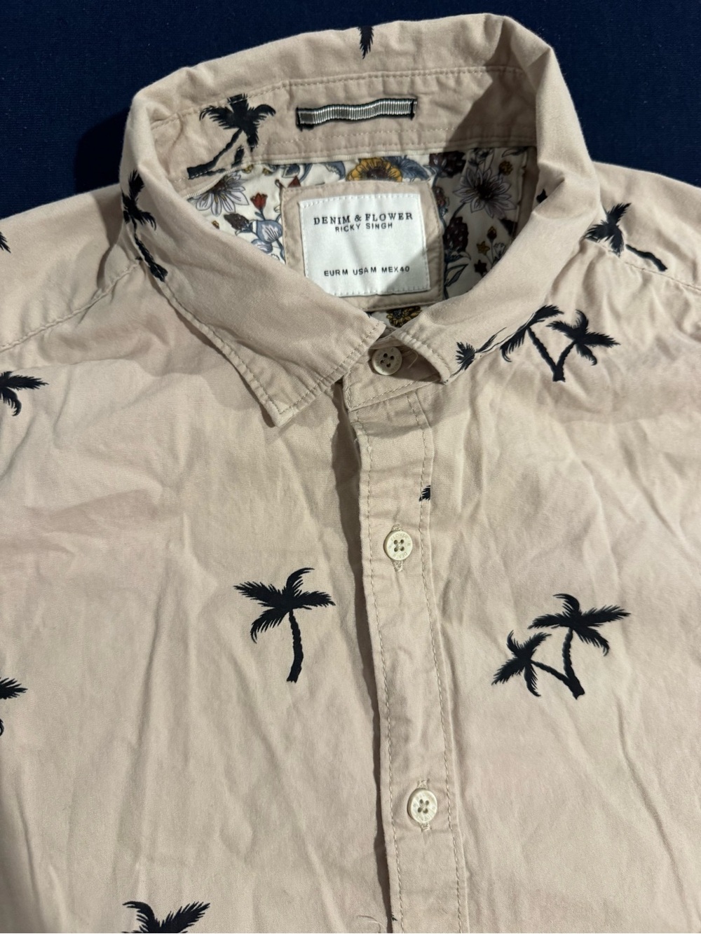 Men's Medium Palm-Print Button-Up Short Sleeve Shirt